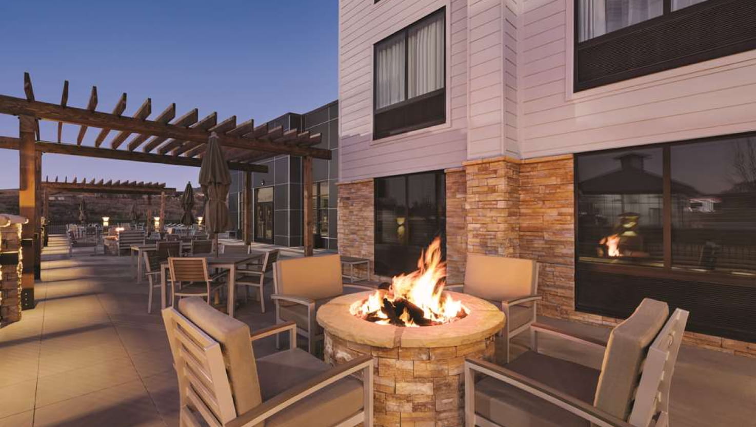 Country Inn and Suites